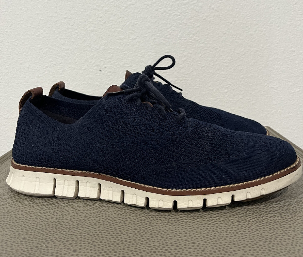Cole Haan Men display picture 1