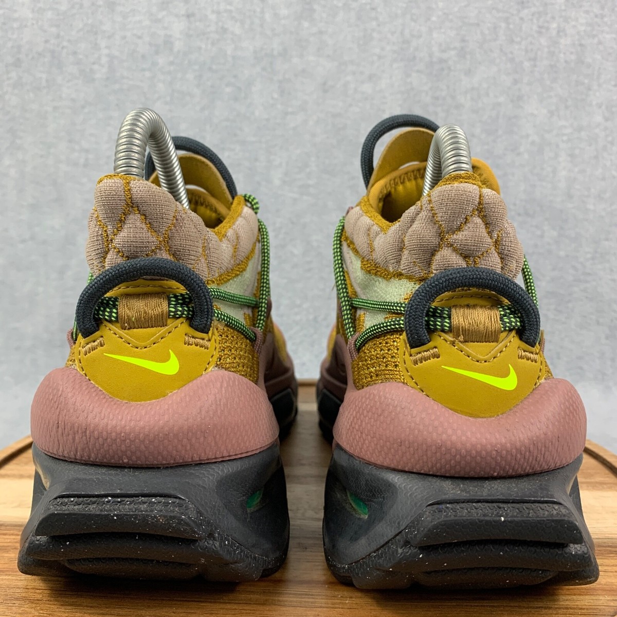 Nike Air Max Flyknit Venture Shoes Womens Size 5 Sneakers Nike Air Max Flyknit Venture Shoes Womens Size 5 Sneakers