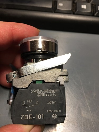 SCHNEIDER ELECTRIC XB4BW31B5, Illuminated Push Button, 6HL05. ๐ GR8 BUY. - Picture 2 of 12