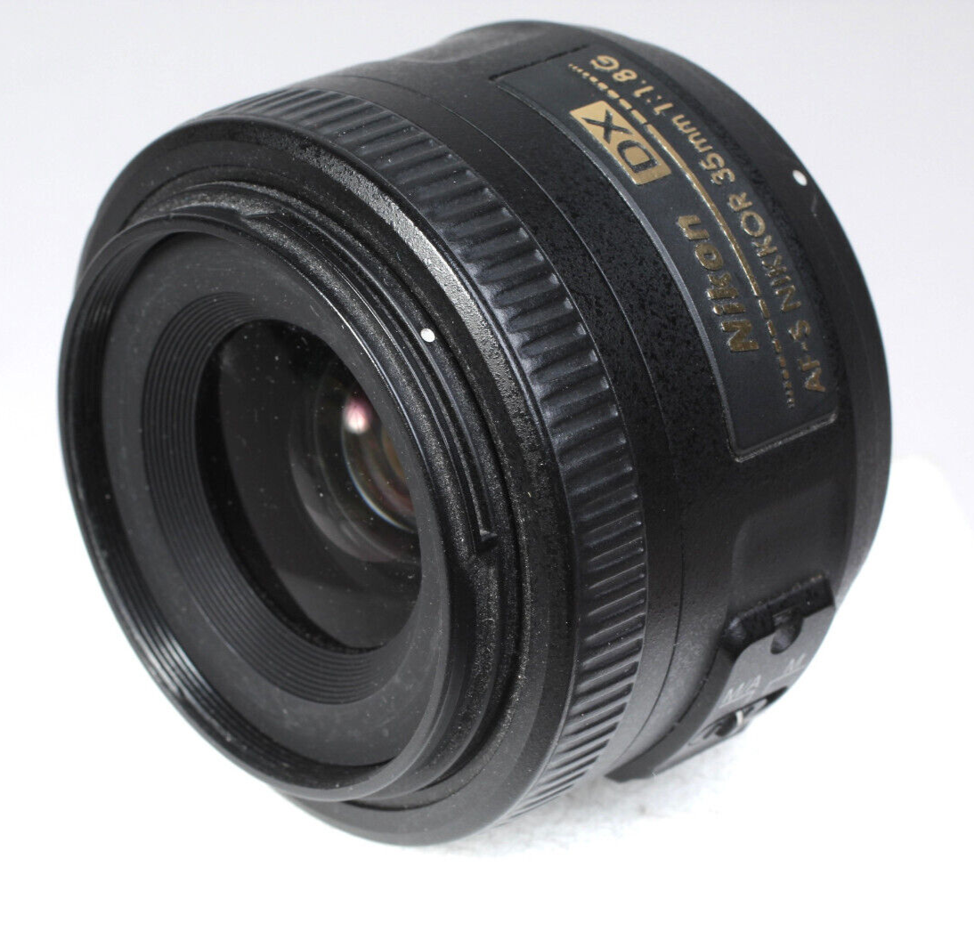 NIKON AF-S 35MM G DX PRIME LENS WITH CAPS WORKS WELL