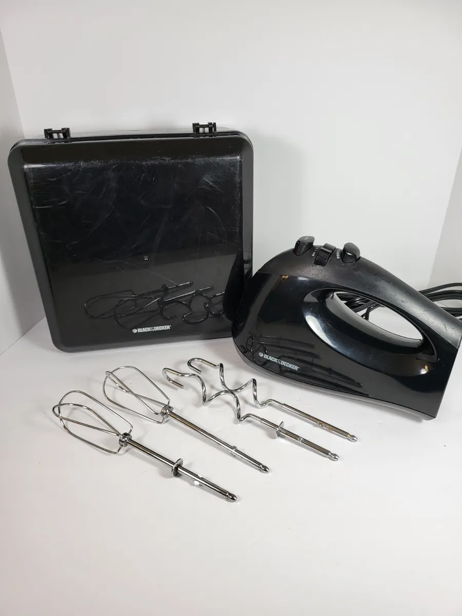 Black & Decker Hand Mixer, 6-Speed, with Storage Case