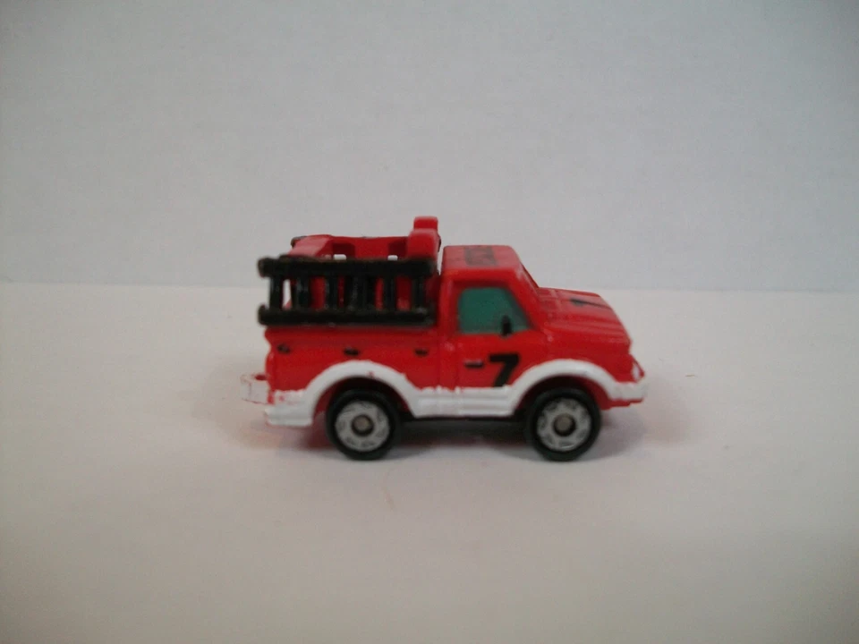 1994 Micro Machines ~ Datsun Rescue Truck #7 ~ Red and White - Image 3 of 4
