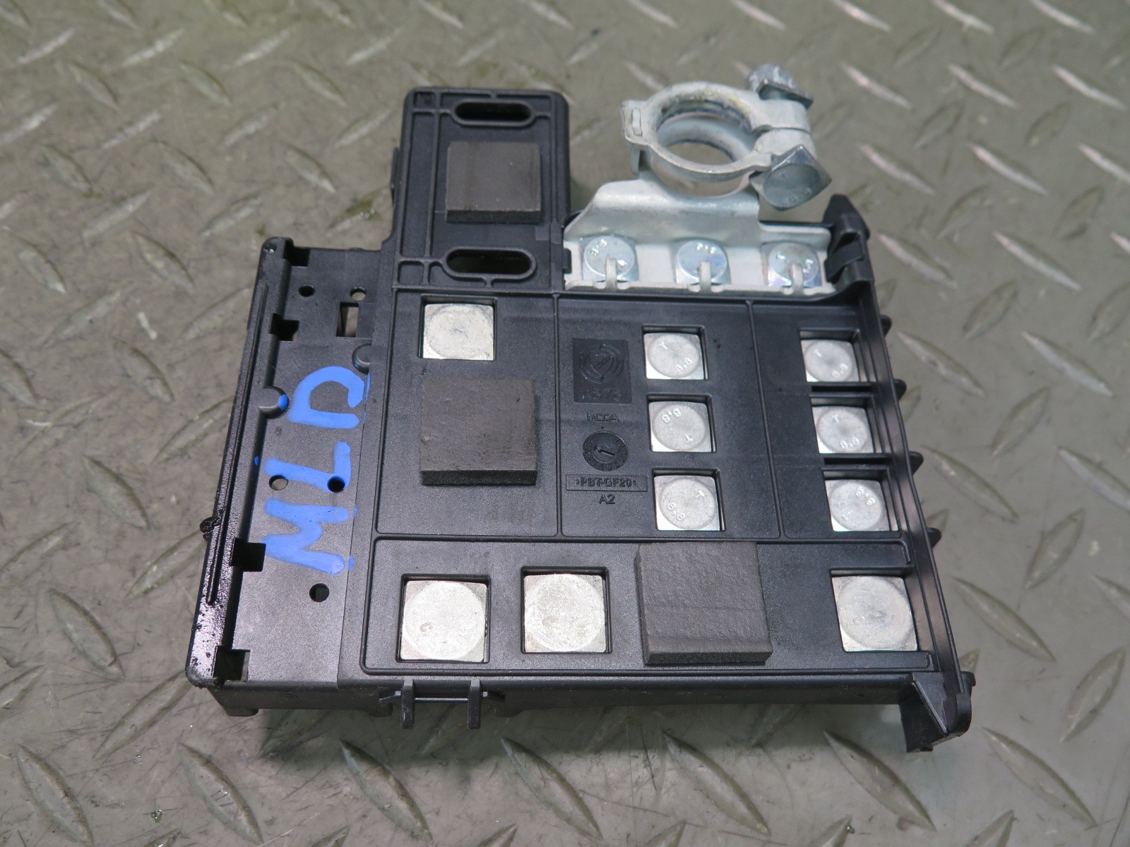 2017-2020 MASERATI LEVANTE M161 BATTERY POSITIVE TERMINAL JUNCTION FUSE BOX