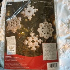 Elegant Christmas Snowflakes Felt Applique Ornament Kit, 16 Piece
