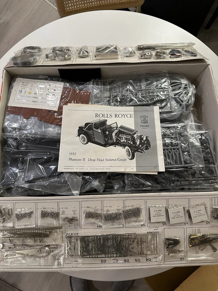 Pocher 1/8 比例模型汽车套件 1932 年劳斯莱斯 Phantom II Sedanca Coupe 未制造 — 第 2/4 张图片