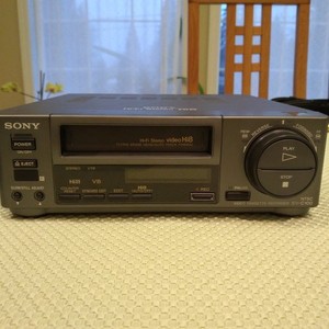 Sony EVC100 Hi8 VCR