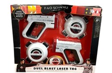 FAO SCHWARZ Duel Blast Laser Tag 2-player action set