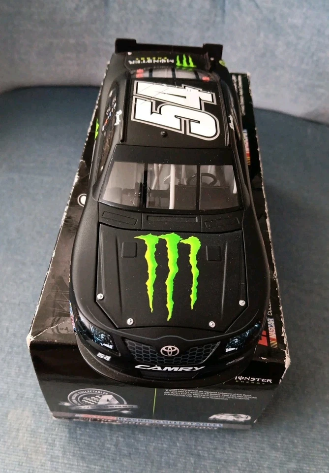 Monster Energy Camry 2013 #54 Kyle Busch 1:24 Foto 3 de 4