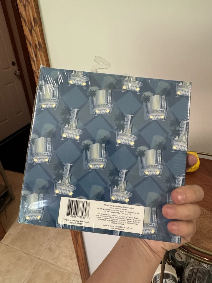 Relógio de parede Vandor SINGIN' IN THE RAIN - Imagem 3 de 3