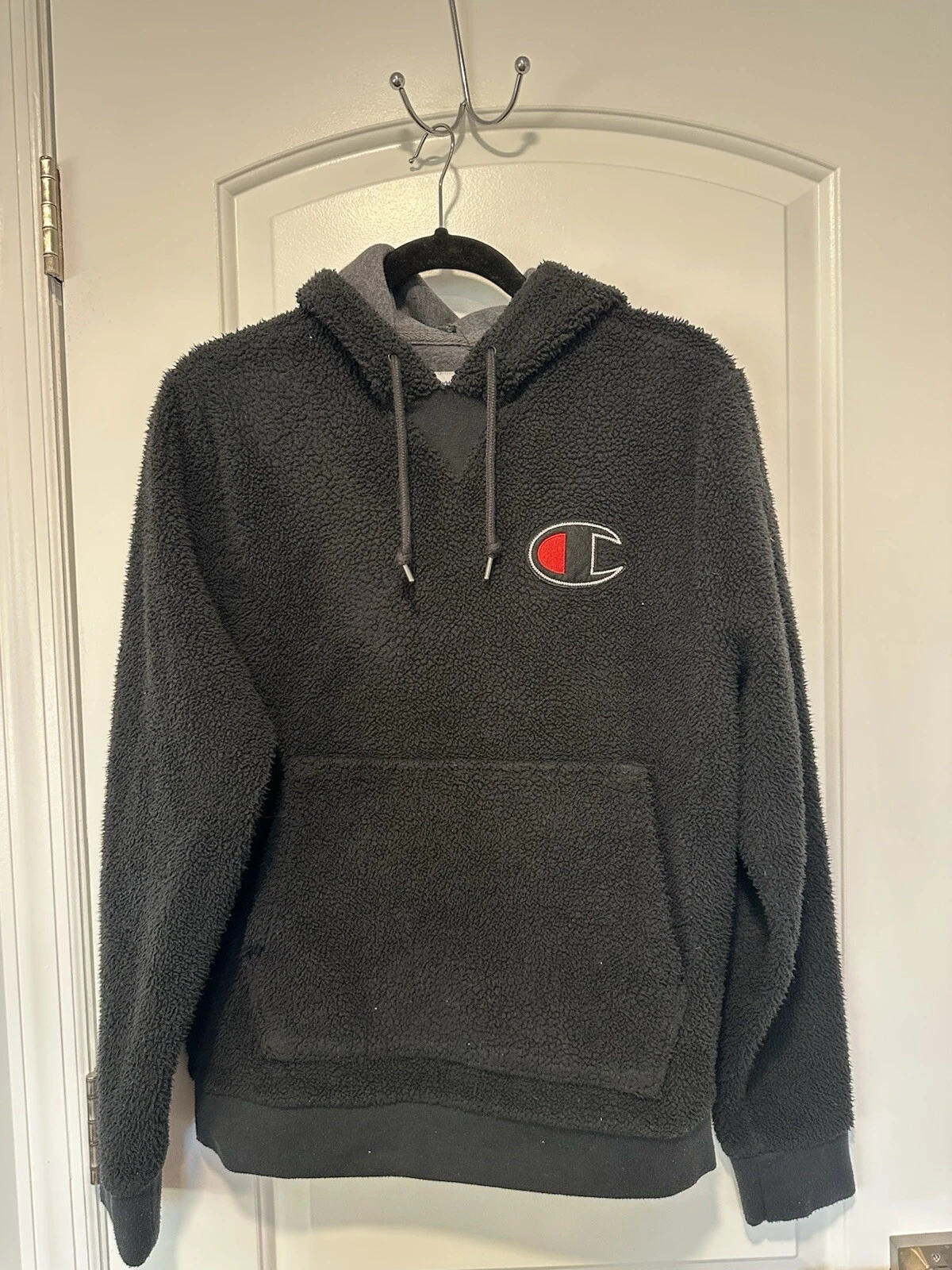 Champion Teddy Fleece black small hoodie preowned
Opens in a new window or tab