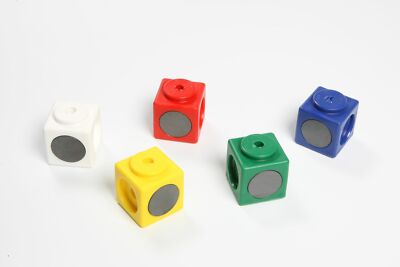 100 Steckwürfel in der Box magnetisch 4-farbig 3,4 cm, Zahlendarstellung, Mathe