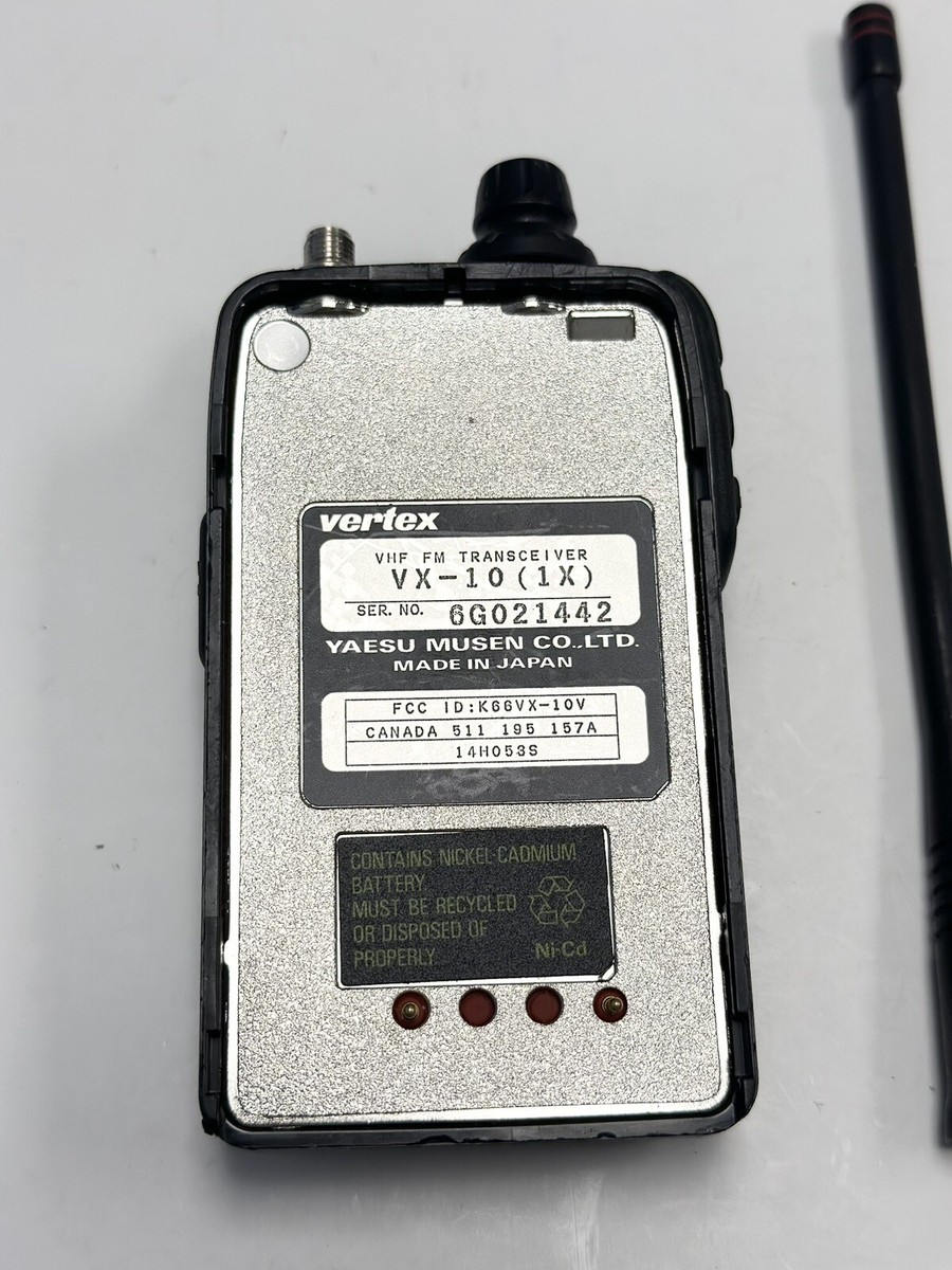 Nice* Yaesu Vertex Standard VX10 FM Transceiver *No battery
