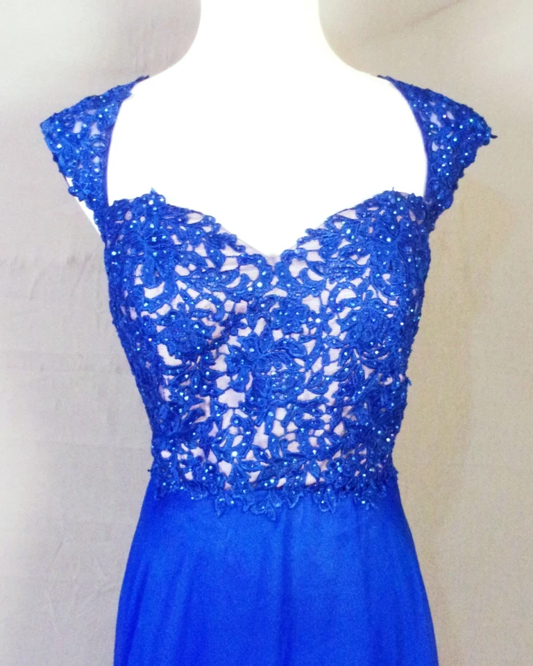 Usado en Excelente Condición Vestido La Femme Estrás Adornado Azul Formal Baile de graduación Largo Completo 12 Foto 2 de 4