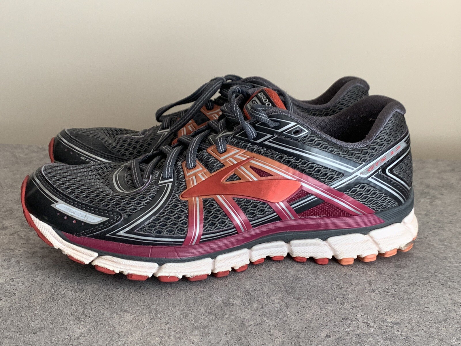 brooks adrenaline gts 17 womens 8.5