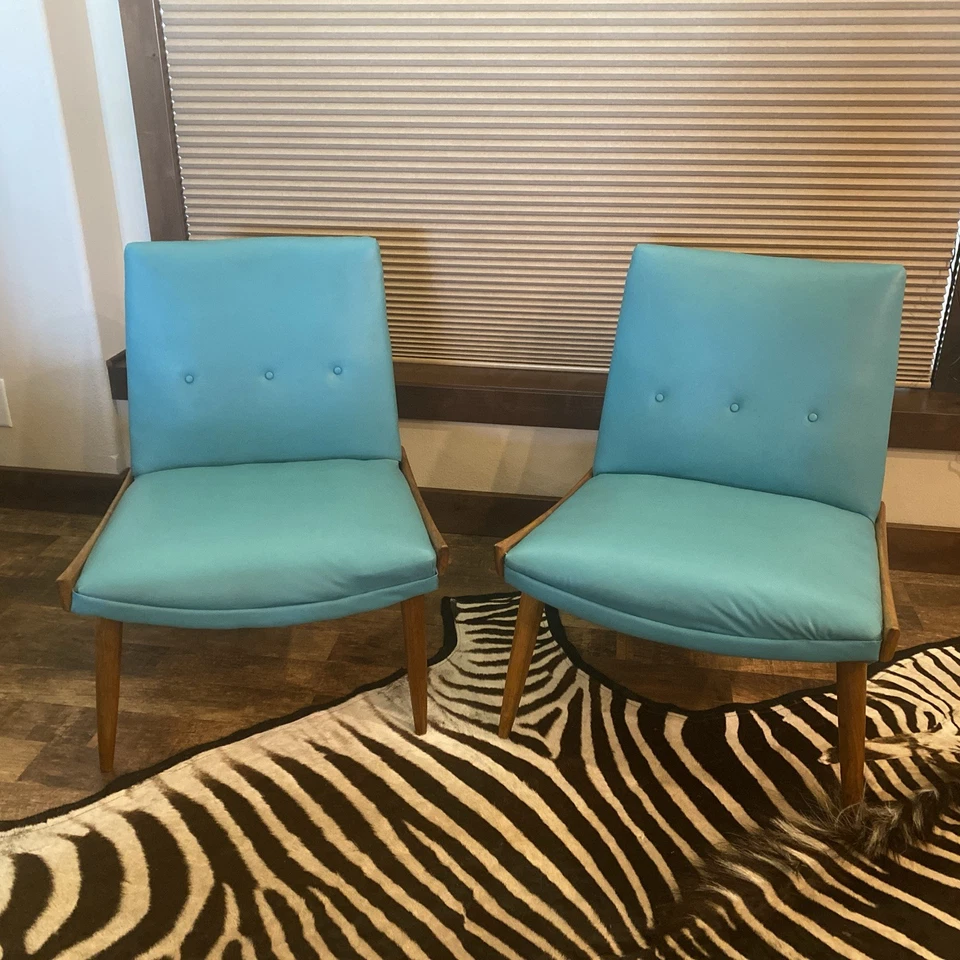 MCM Par de Sillas Zapatilla Baumritter Copetudas Vinilo y Madera de Teca Foto 3 de 4