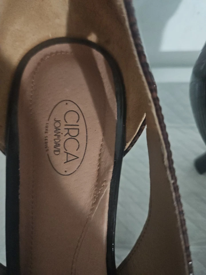 Zapatos de salón CIRCA JOAN & DAVID Callalilly con estampado de charol de reptil marrón talla 8 Foto 3 de 4