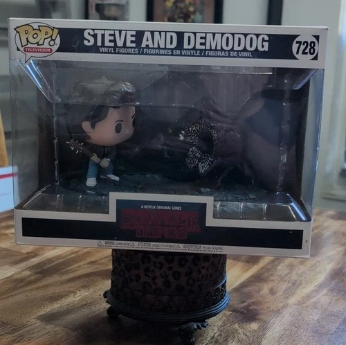 Funko Pop! Vinyl Stranger Things Steve Harrington & Demodog #728 Figure