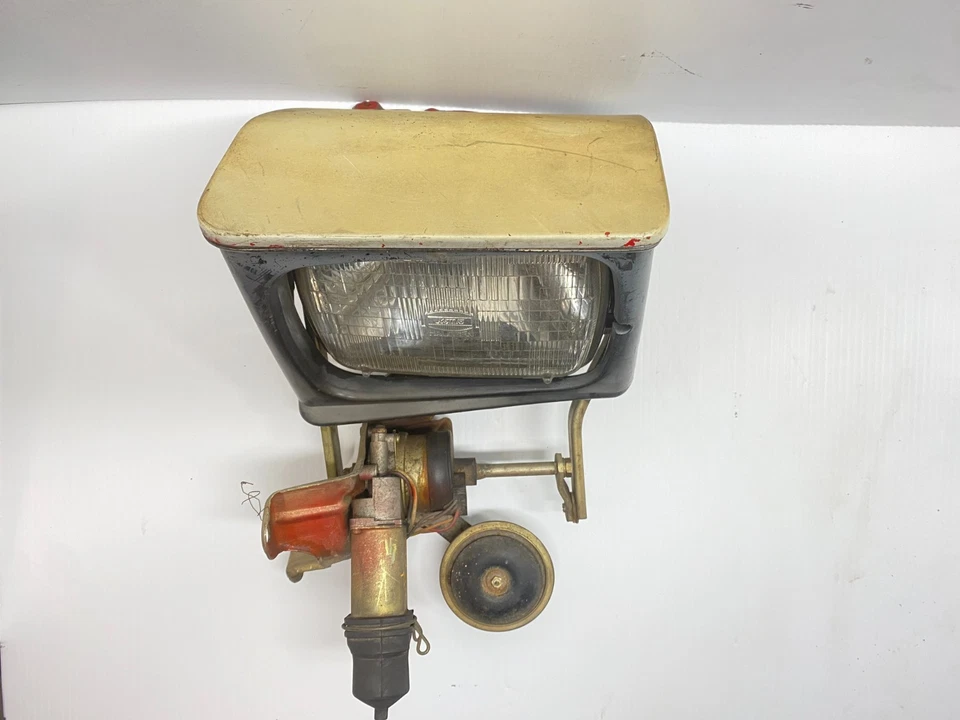 1984-1989 CHRYSLER CONQUEST ЛЕВАЯ ФАРА СО СТОРОНЫ ВОДИТЕЛЯ В СБОРЕ ОТ ОРИГИНАЛЬНОГО ПРОИЗВОДИТЕЛЯ, 114-58026L - Изображение 3 из 4