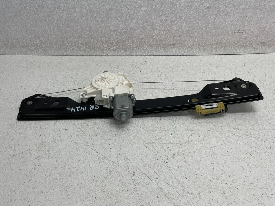 13-16 Mercedes Benz GL450 GL550 Rear Right Window Regulator W/Motor 1424 OEM - Image 4 of 4