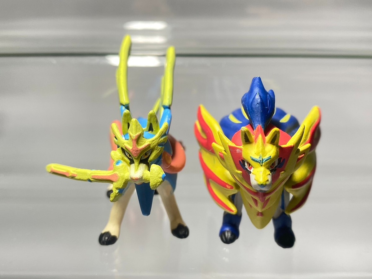 Zacian, Zamazenta Pokemon Monster Bandai Keychain Collection