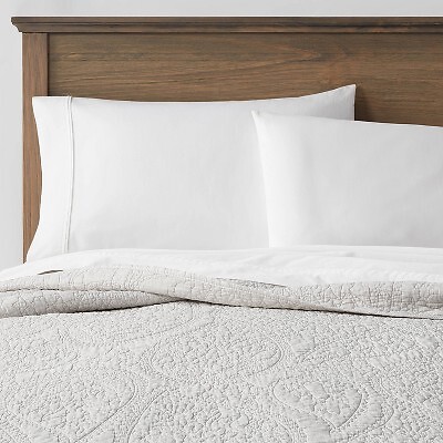 Threshold Quilt Microfiber Paisley Lightweight OEKO-TEX, Light Gray, Full/Queen