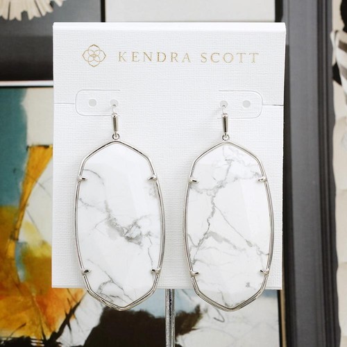 Pendientes Howlita Blanca Facetados Kendra Scott Danielle Tono Plata Nuevos sin Etiquetas - Imagen 2 de 6