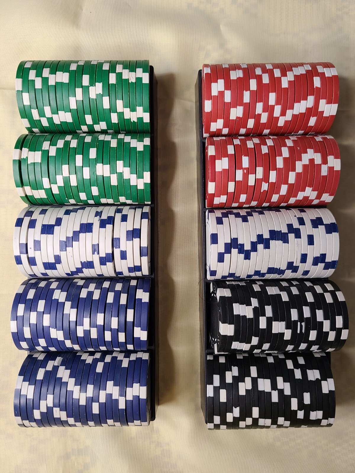 Bulk 200 11.5 gr Dice Striped Clay Composite Poker Chips With Holders.