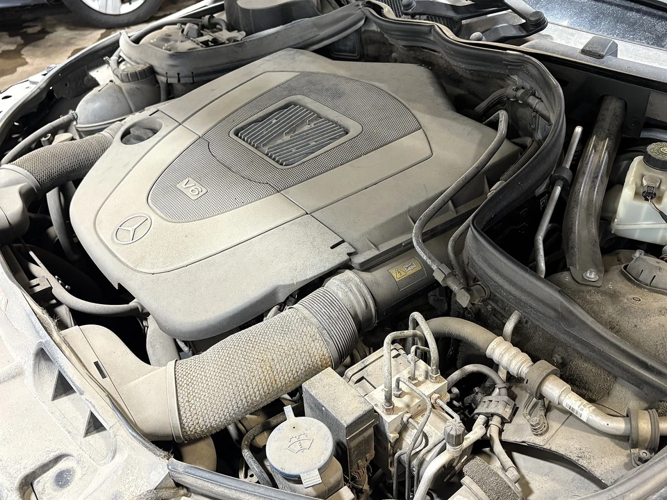 Conjunto de filtro de aire usado se adapta a: Mercedes-benz Mercedes clase c 203 2008 tipo SDN Foto 2 de 4