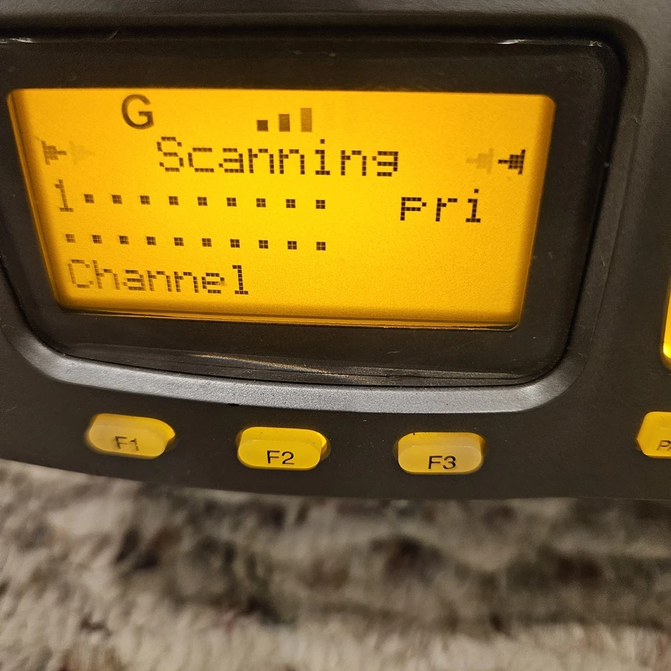 RADIO SHACK PRO-197 Digital Trunking Desktop Mobile Scanner mit Netzteil - Bild 2 von 4