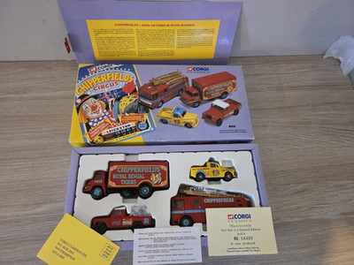 Corgi Classics 31703 Chipperfields Circus Land Rover Pick Up Feuerwehr LKW
