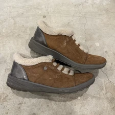 Bzees Womens Golden Bootie Tan Faux Fur Lined Slip-On Shoes Size 9.5 M