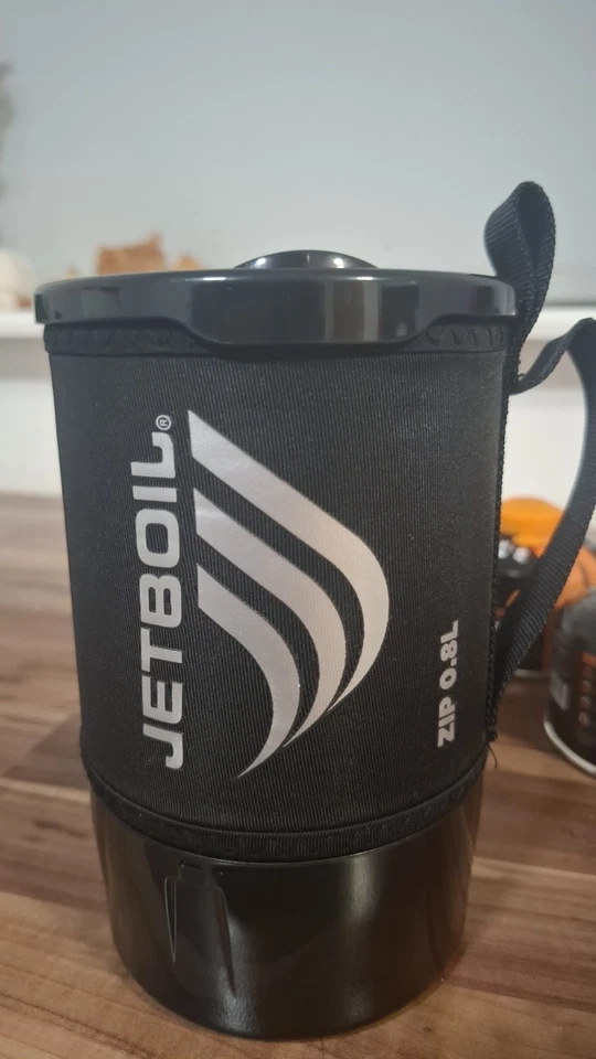 Jetboil Zip 0.8L Fast Boil System + 2 Fuel Canisters - Image 2 of 4