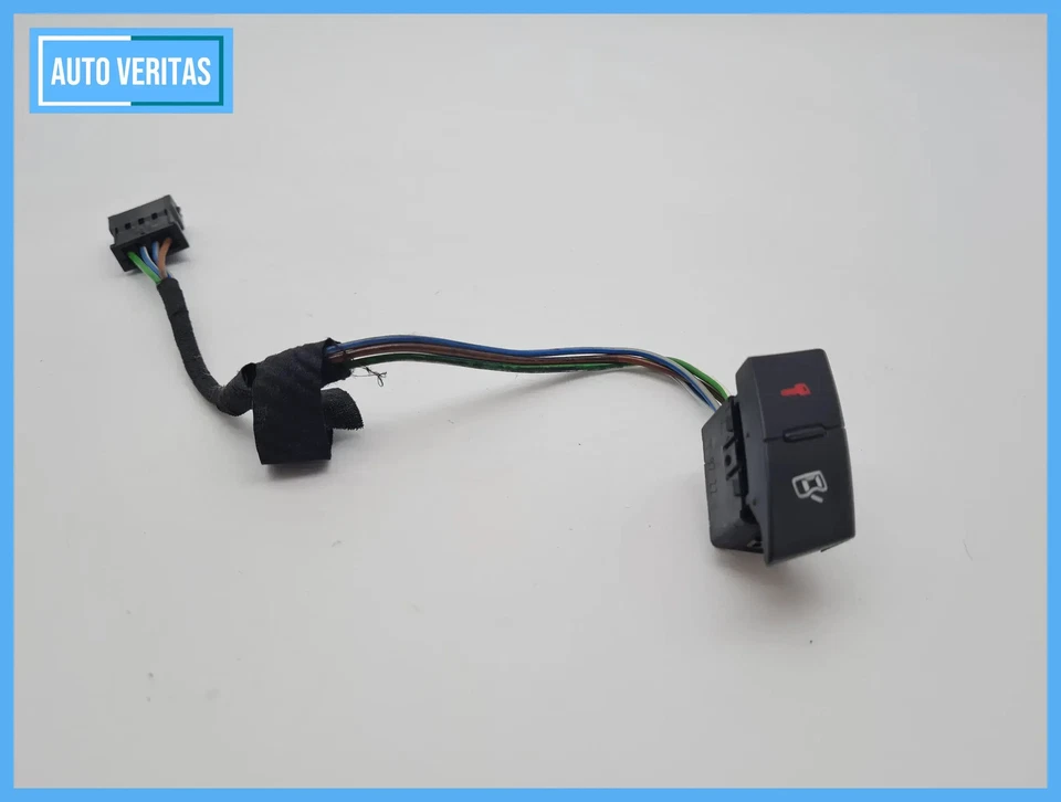 Original Audi A6 (4B2/4B4) switch central locking 4B1962107B98 - Image 1 of 4