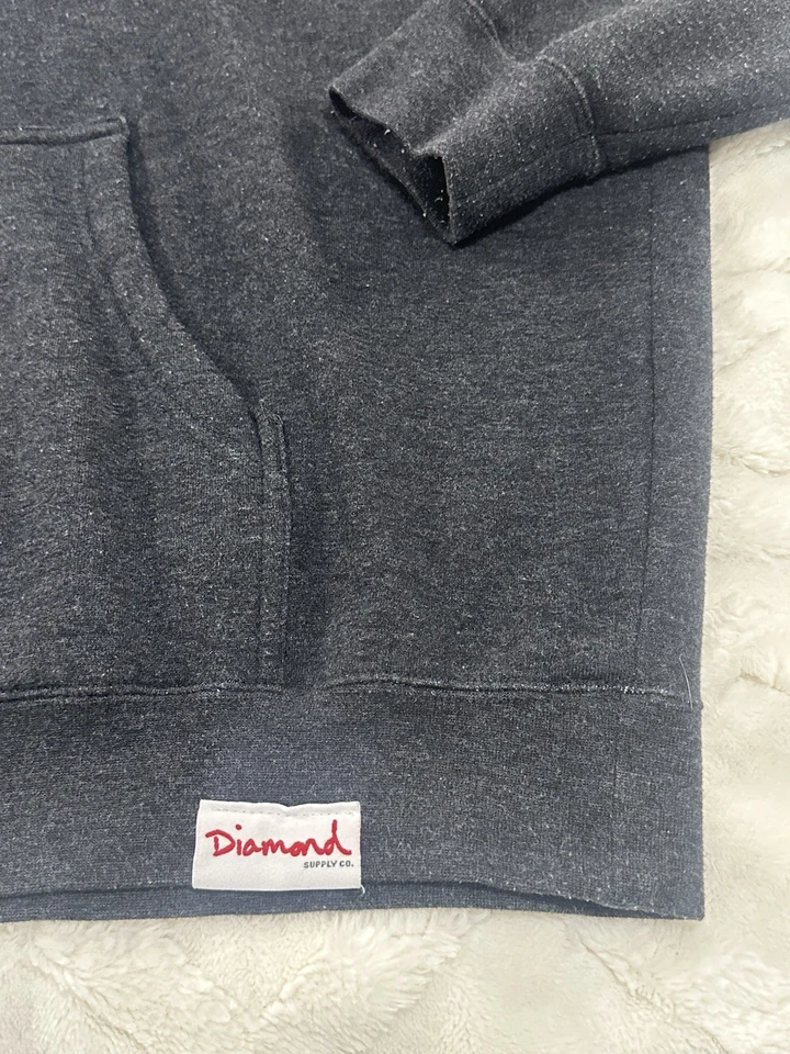 Pulôver com capuz vintage Diamond Supply Co preto logotipo escrita tamanho XL Y2K - Imagem 3 de 4