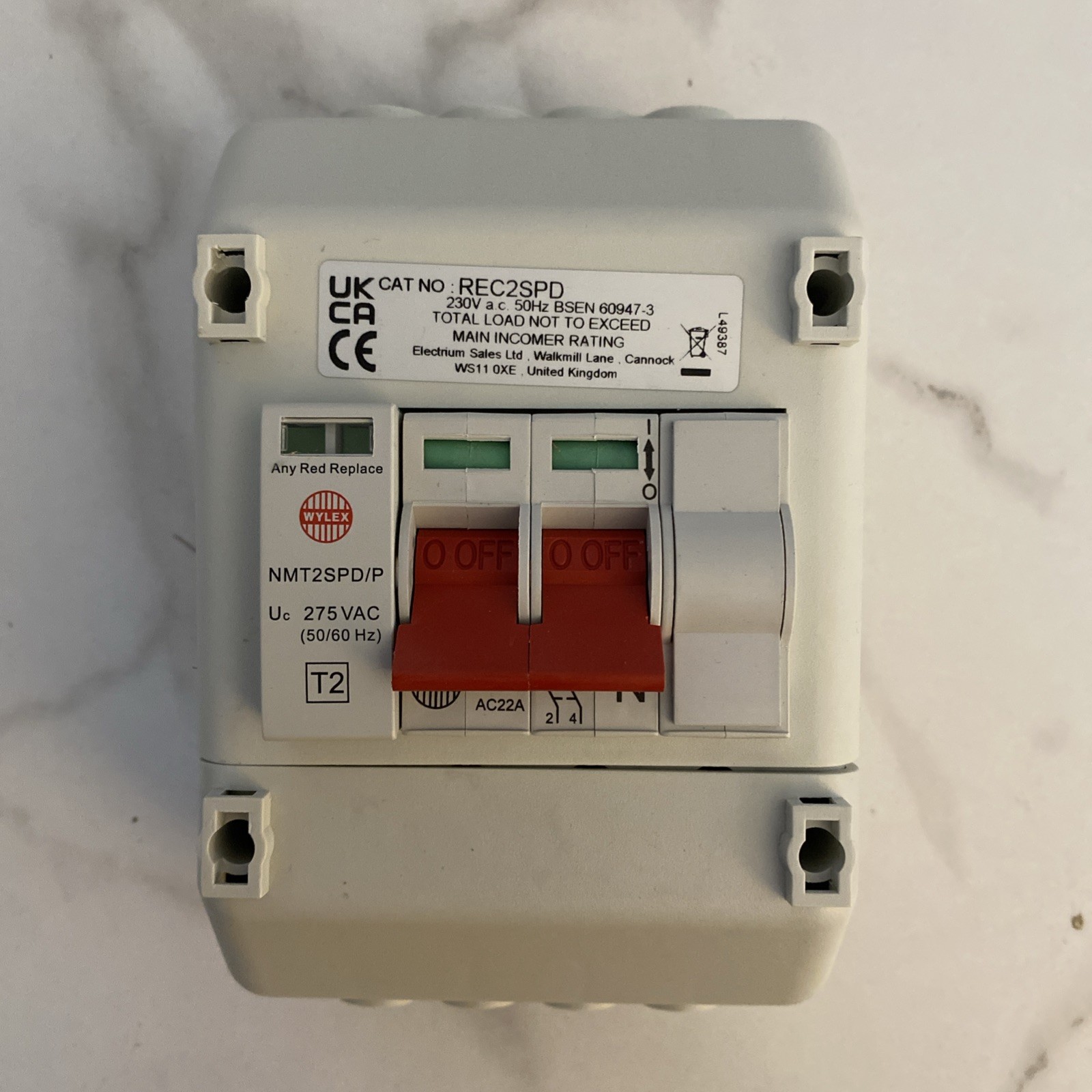 100 DP Supply Isolator with SPD Type 2