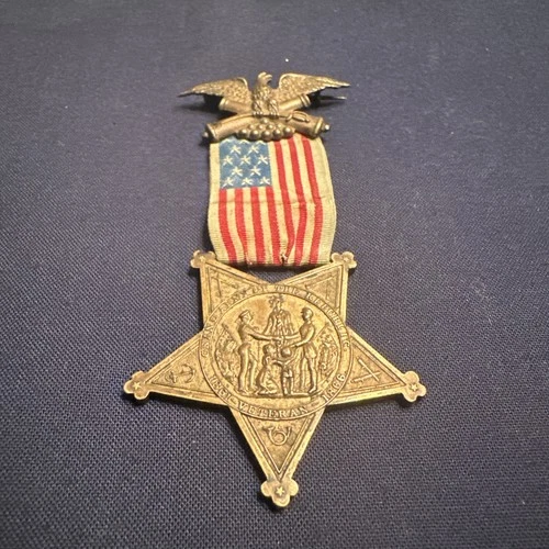 NUMBERED GAR Grand Army of the Republic CIVIL WAR VETERANS MEDAL BADGE