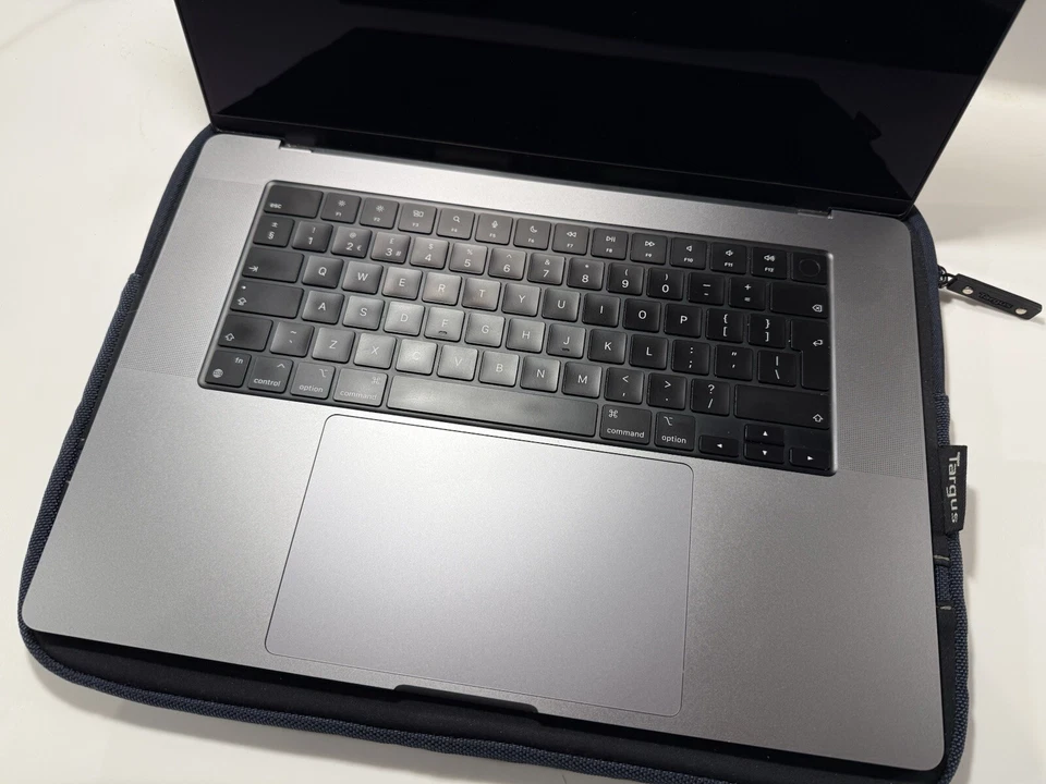 Apple MacBook Pro 16" M2 Max · 96GB · 8TB, photo 3 of 5