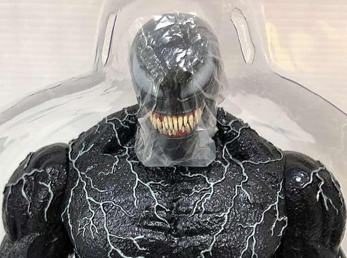 Hot Toys Marvel Venom Movie Masterpiece Series 1/6 Figure Hot Toys Marvel Venom Movie Masterpiece Series 1/6 Figure
