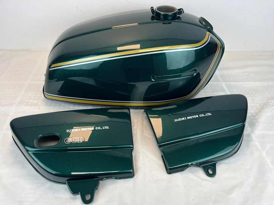 JUEGO CALCOMANÍAS TANQUE SUZUKI GT550 1976 GT550 Foto 3 de 4