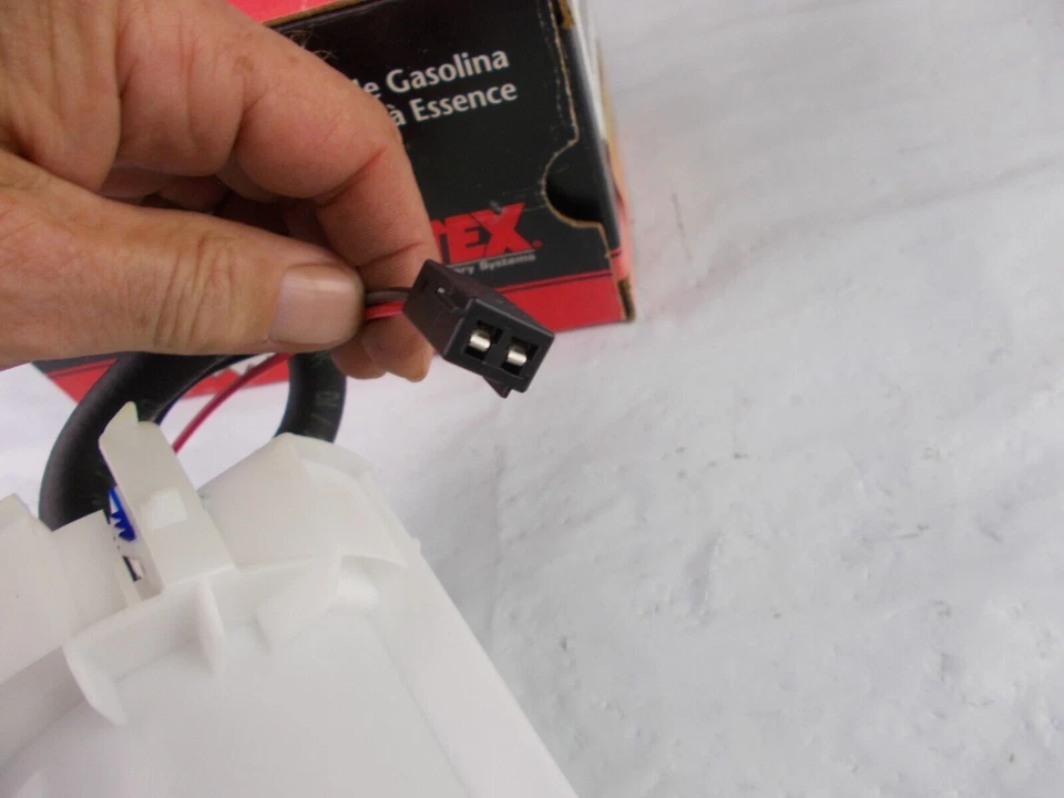 Juego de bomba de combustible y filtro Airtex E3964 se adapta a; Cadillac Catera 1997-2001 Foto 4 de 4