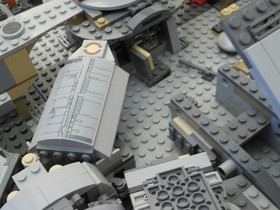 Lego Star Wars Millennium Falcon 75105  with 5 mini figures and manual