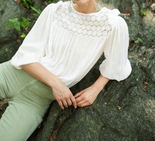 Blusa Ulla diseño Guadalupe beige