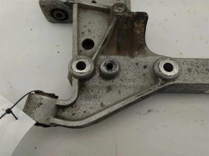 VOLVO 960 SEDAN Rear Lower Crossmember Subframe 1995 1996 1997   Foto 2 de 4