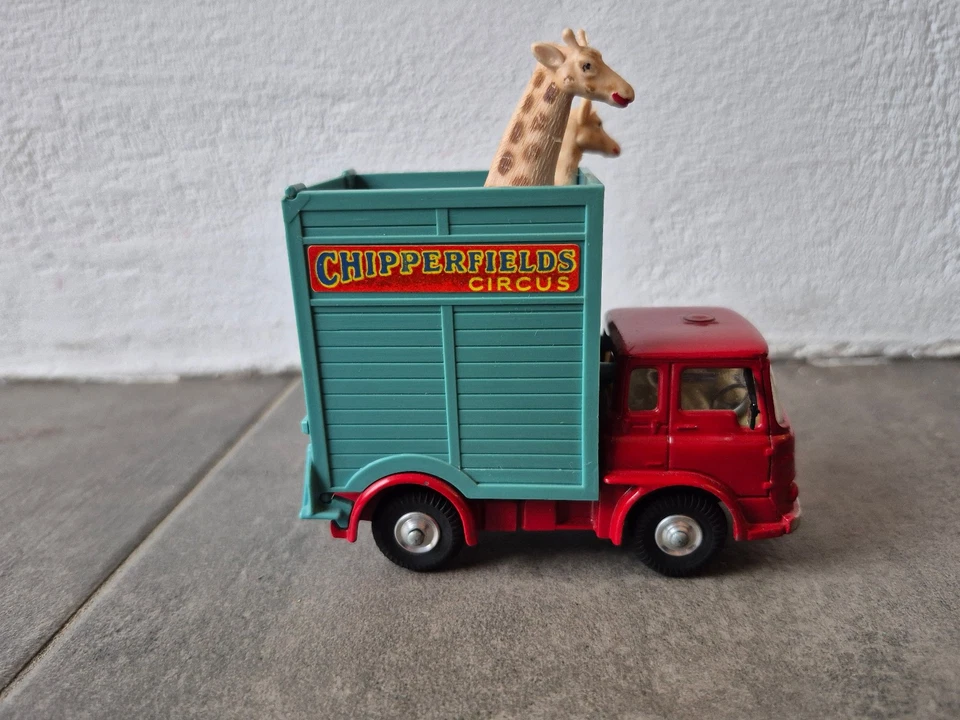 Corgi Toys Bedford Tractor Unit *Chipperfields Circus* mit 2 Giraffen - Bild 3 von 4