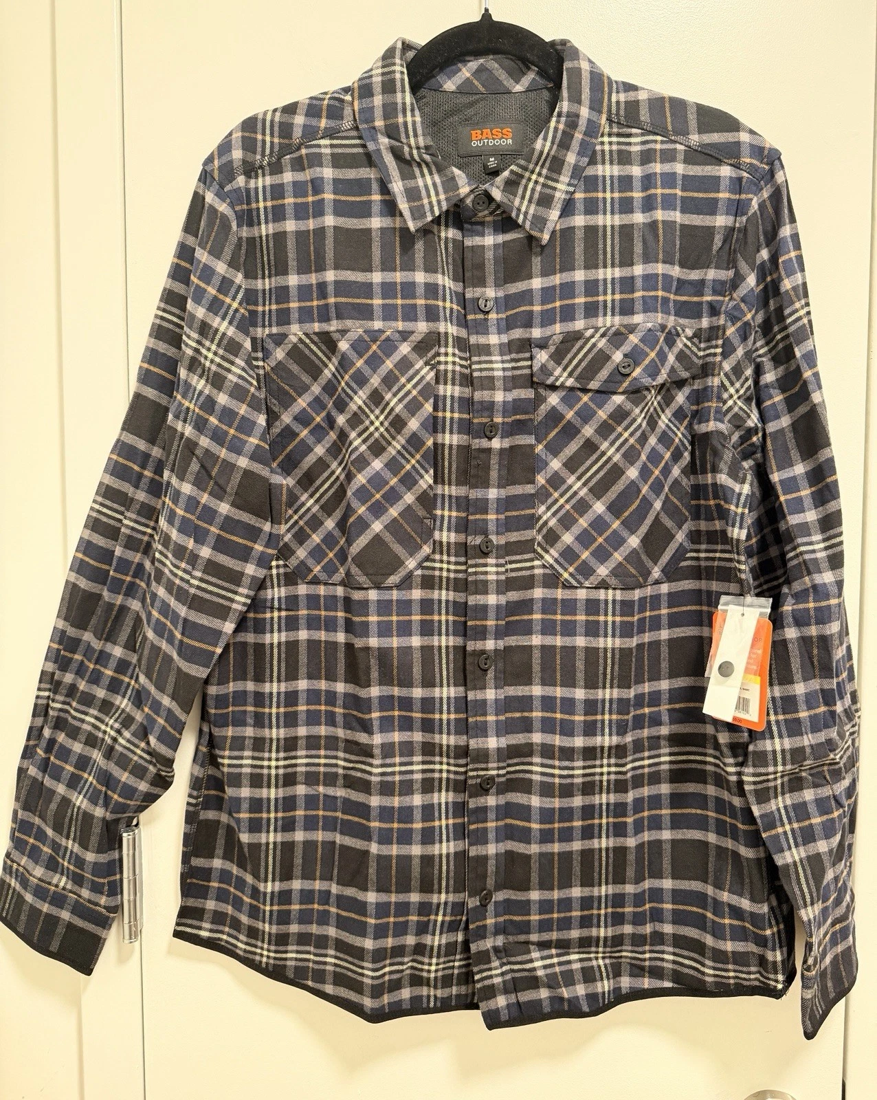 Bass Outdoor men's plaid flannel long-sleeve button-front shirt Size Medium