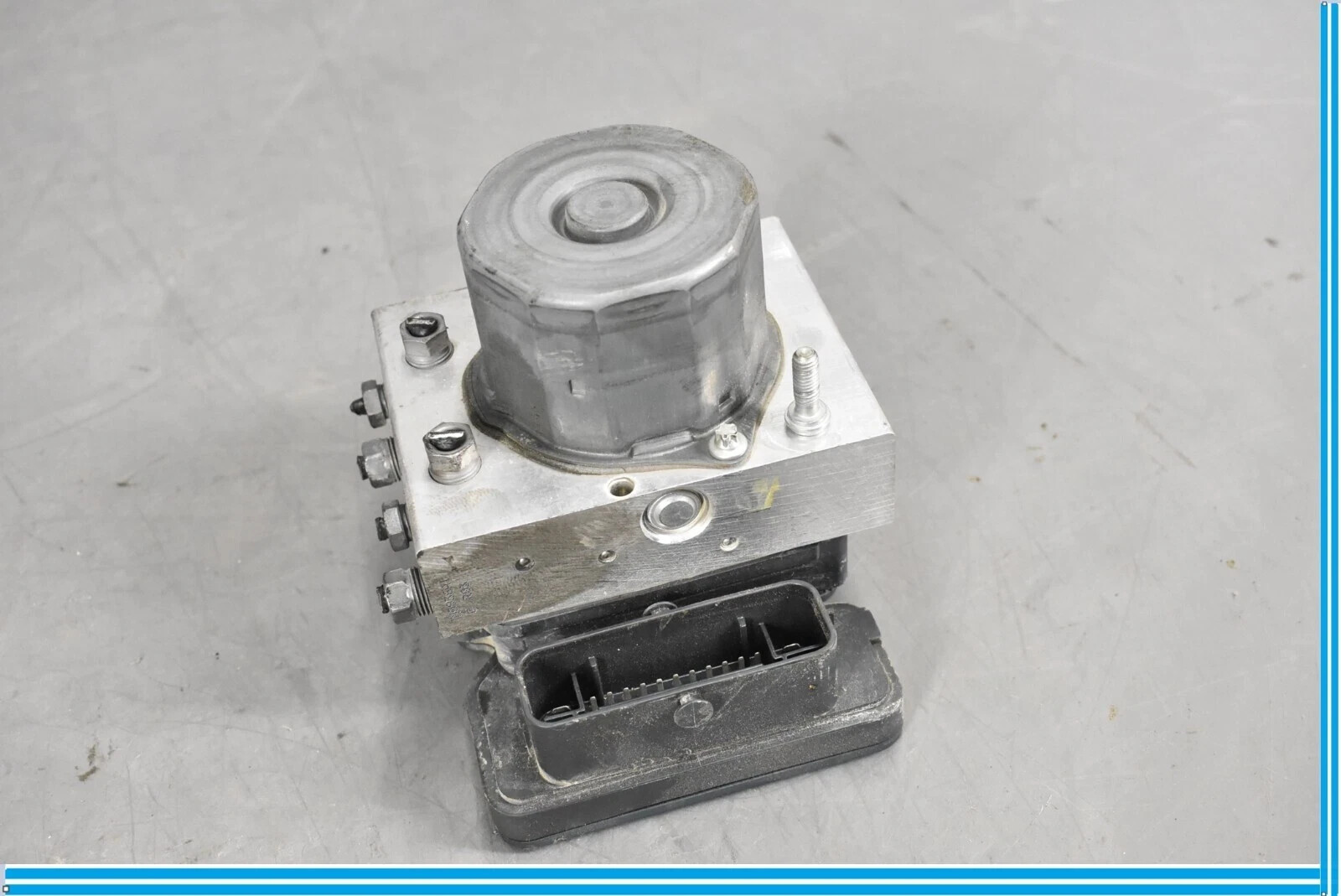 14-16 Maserati Quattroporte M156 ABS Anti Lock Brake Pump Module 670008166 OEM