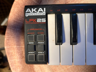 Akai LPK25V2 USB Performance Controller Keyboard