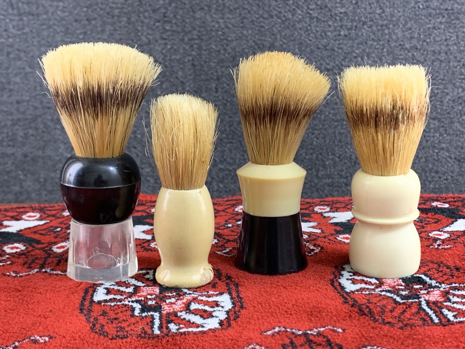 Lot of 4 Vintage Shaving Brushes Ever Ready, Made Rite, Lucite & Rubber