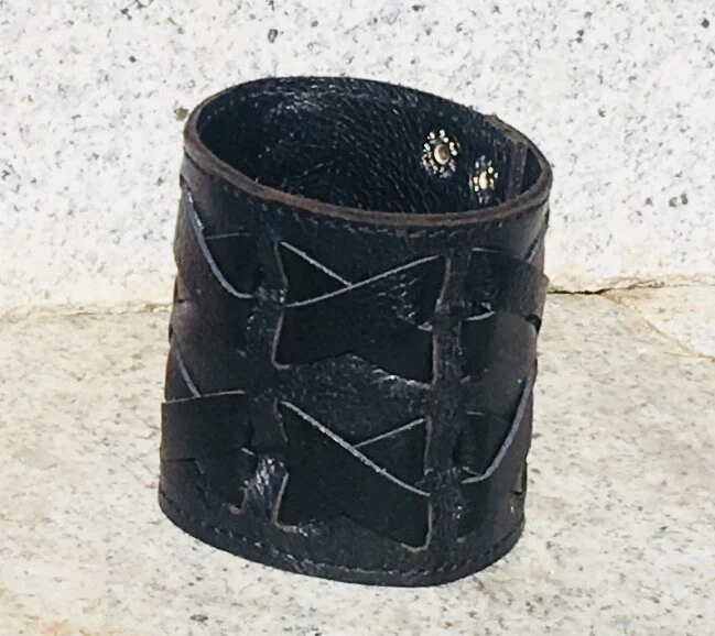 Cuir Tresse Poignet Bande Manchette Bras Protecteur Gothique Motard Métal Celtic - Photo 1/1