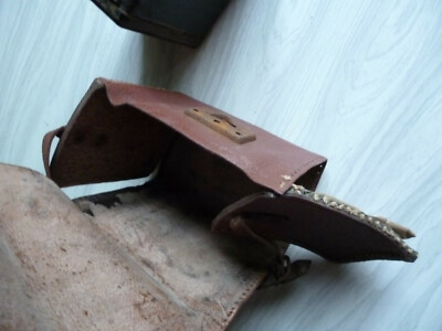 Appareil photo ancien Kodak SIX-20 Brownie C avec étui en cuir